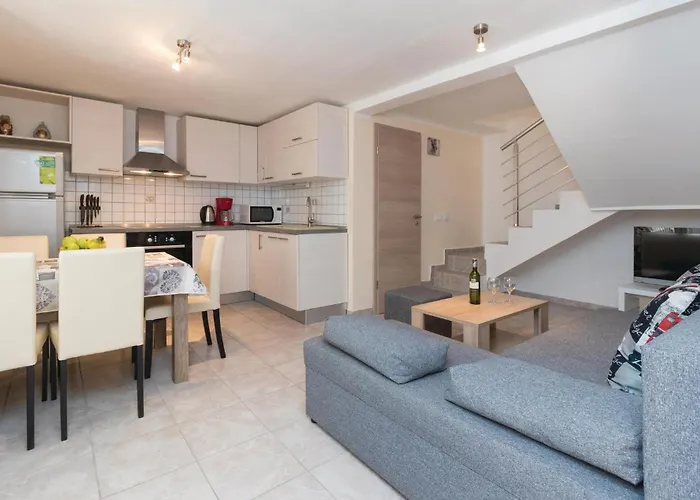 Gorgeous Home In Zadar With Wifi